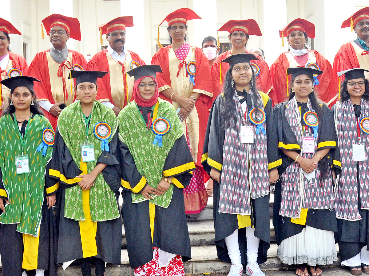 16th Graduation Ceremony Koti Womens College Photo Gallery - Sakshi13