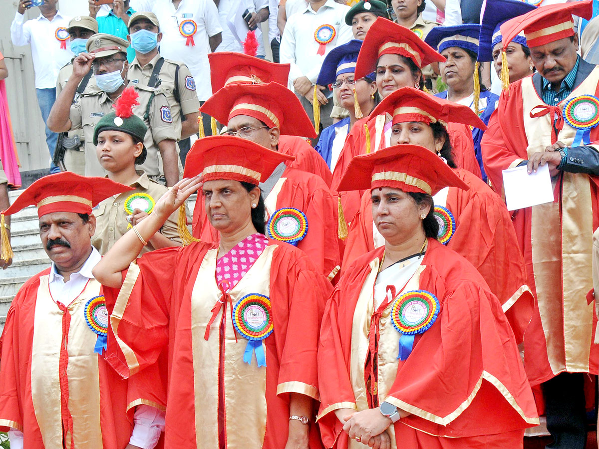 16th Graduation Ceremony Koti Womens College Photo Gallery - Sakshi16