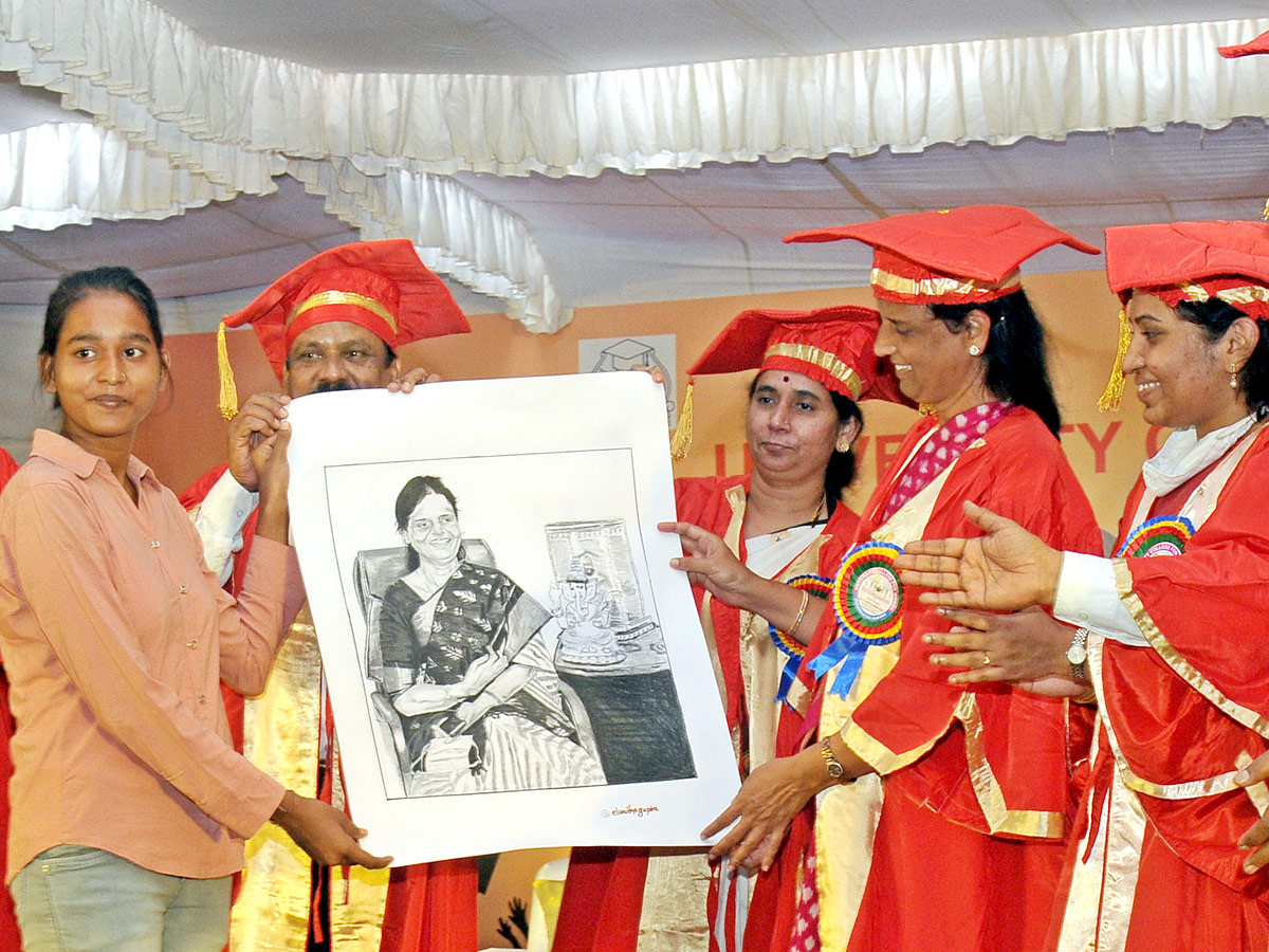 16th Graduation Ceremony Koti Womens College Photo Gallery - Sakshi5