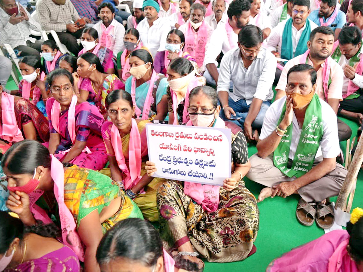 TRS Party Hold Maha Dharna At Indira Park Photo Gallery - Sakshi6