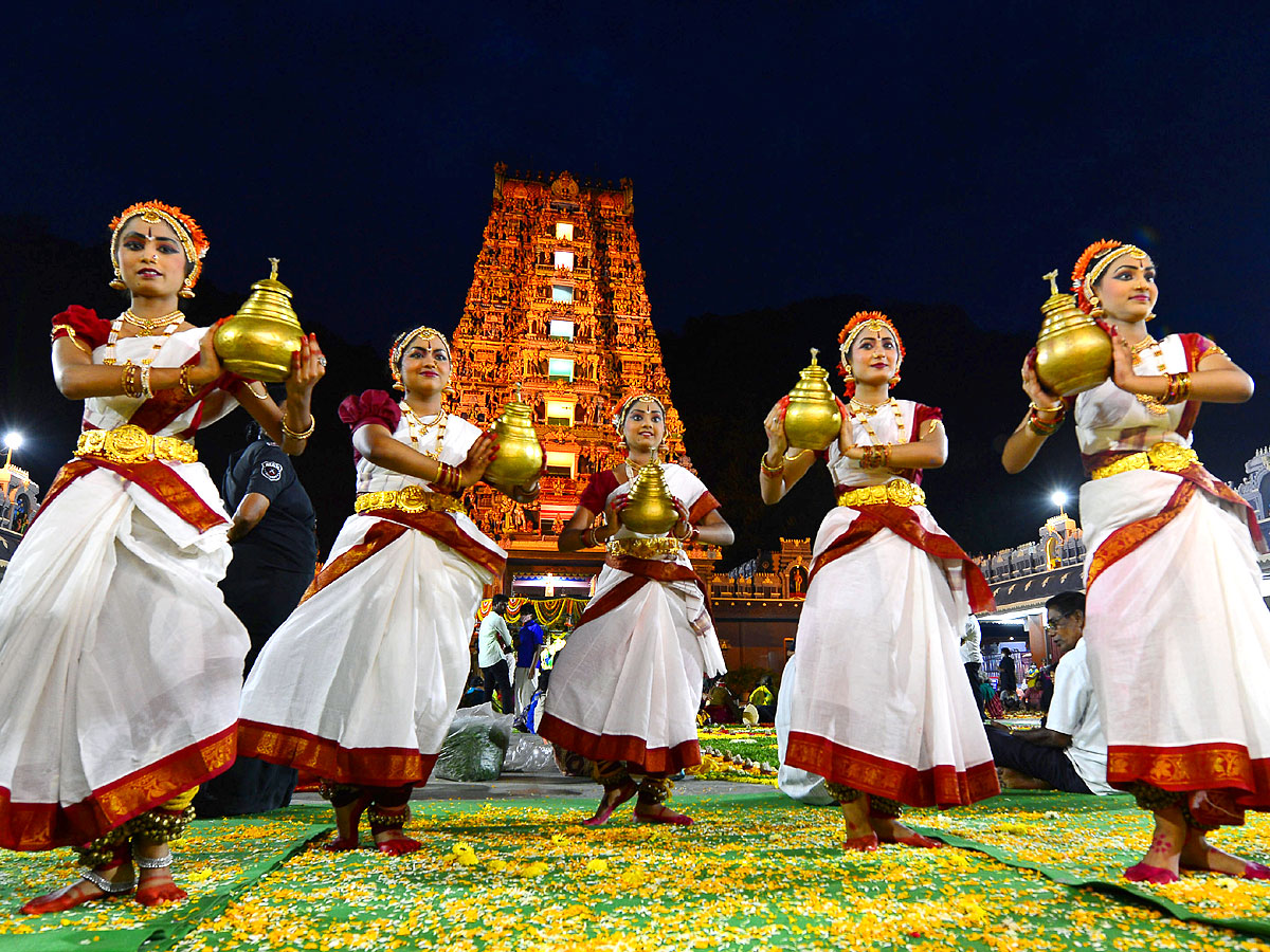 Koti Deepotsavam at Indrakeeladri Ammavari Temple Photos - Sakshi18