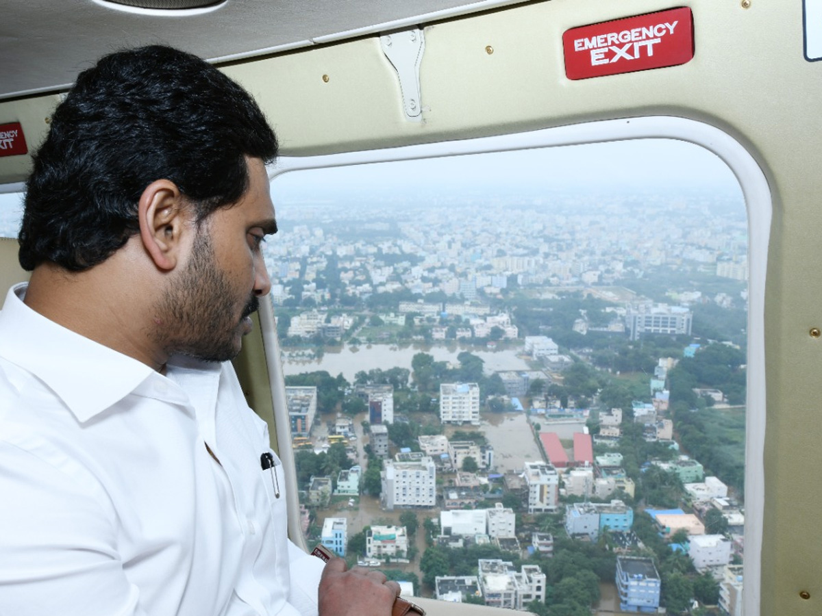 AP CM YS Jagan Mohan Reddy Aerial Survey On Flood Affected Areas Photo Gallery - Sakshi4