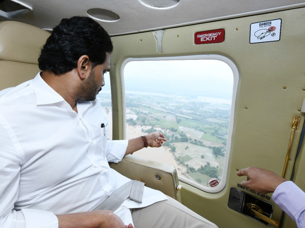 AP CM YS Jagan Mohan Reddy Aerial Survey On Flood Affected Areas Photo Gallery - Sakshi1