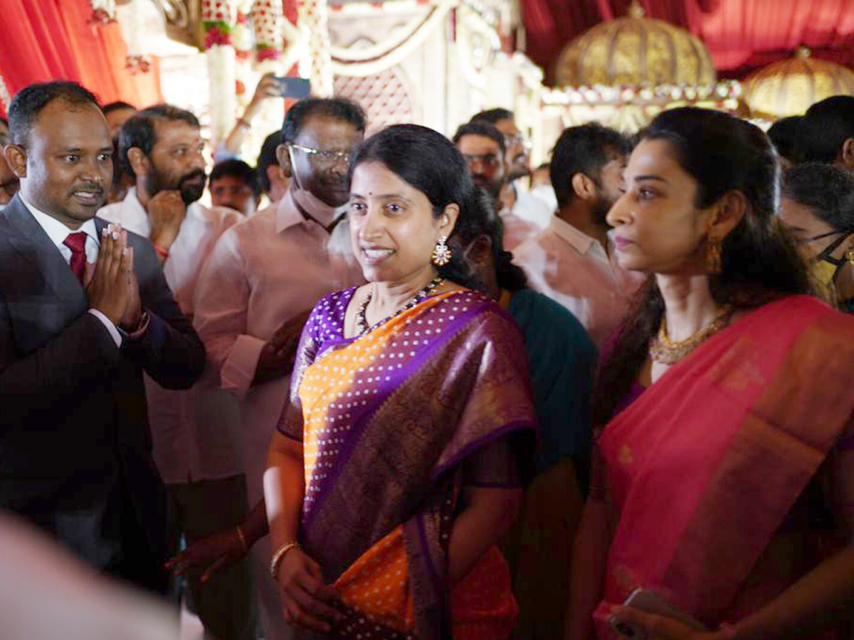 CM YS Jagan & CM KCR Attends Speaker Pocharam Srinivas Reddy Grand Daughter Marriage Photo Gallery - Sakshi10