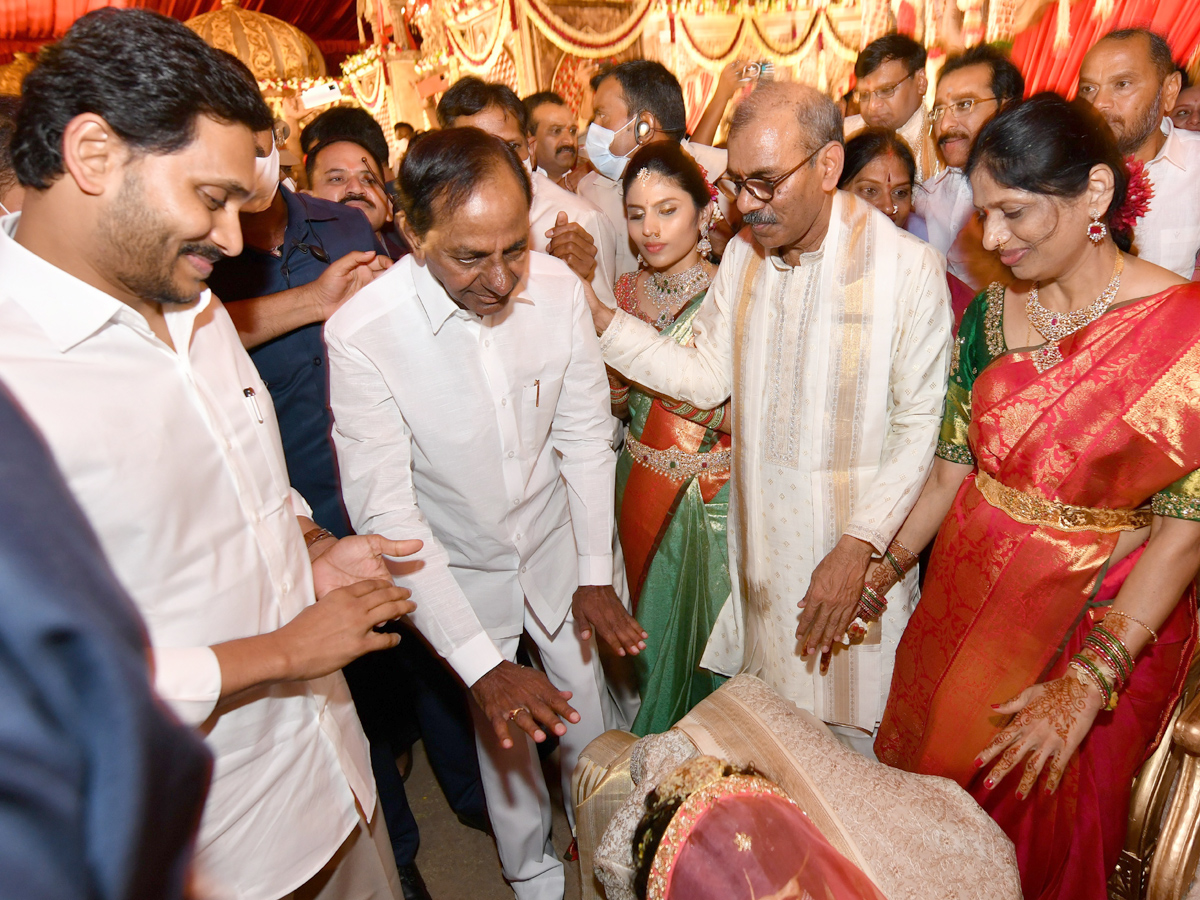 CM YS Jagan & CM KCR Attends Speaker Pocharam Srinivas Reddy Grand Daughter Marriage Photo Gallery - Sakshi15