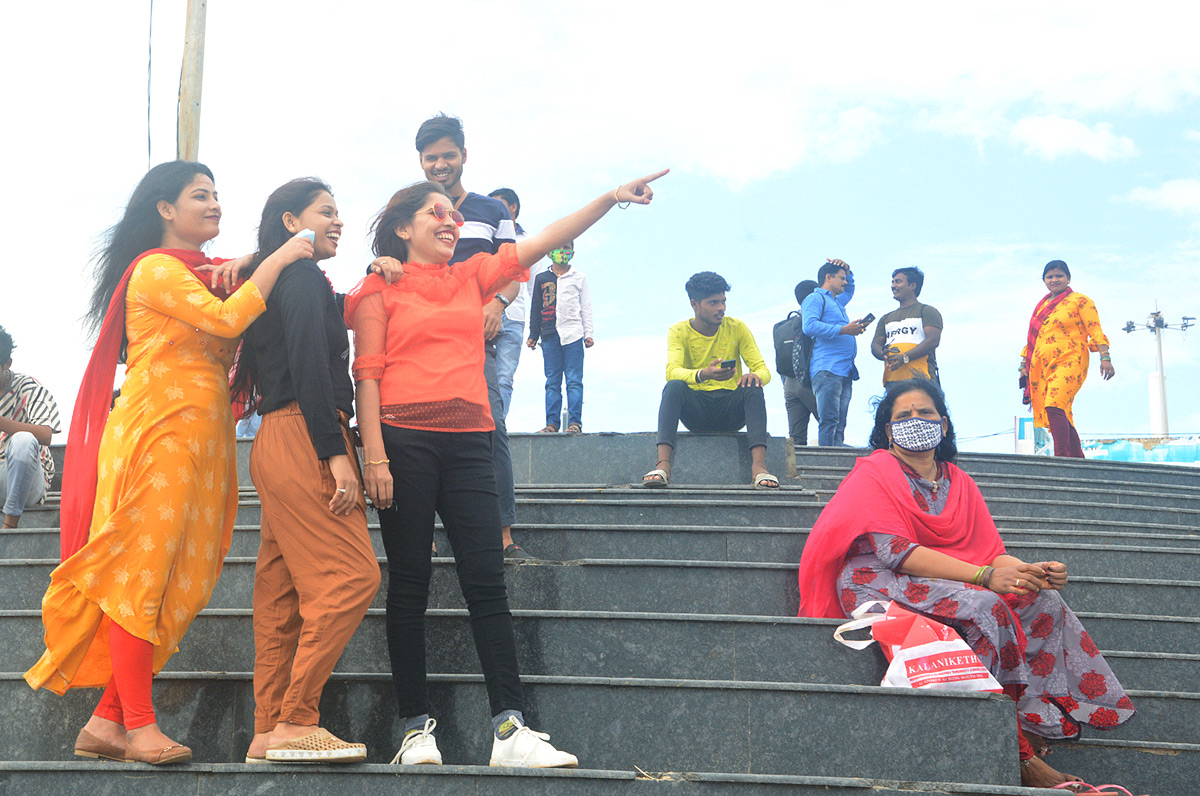 People are Enjoying Sea Bath at Rushikonda Beach Visakhapatnam - Sakshi1