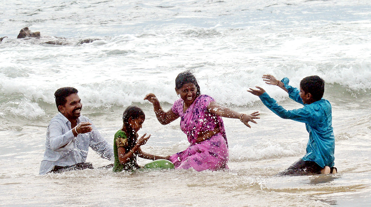 People are Enjoying Sea Bath at Rushikonda Beach Visakhapatnam - Sakshi3