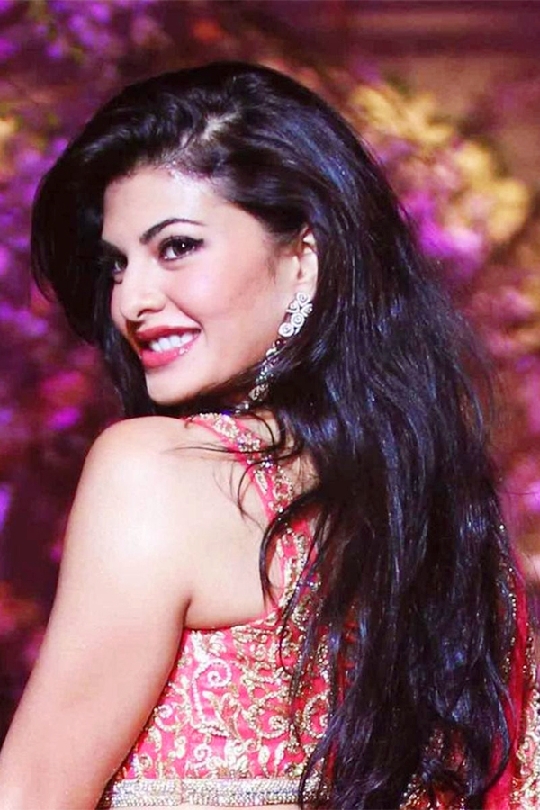 Jacqueline Fernandez hd wallpapers - Sakshi22