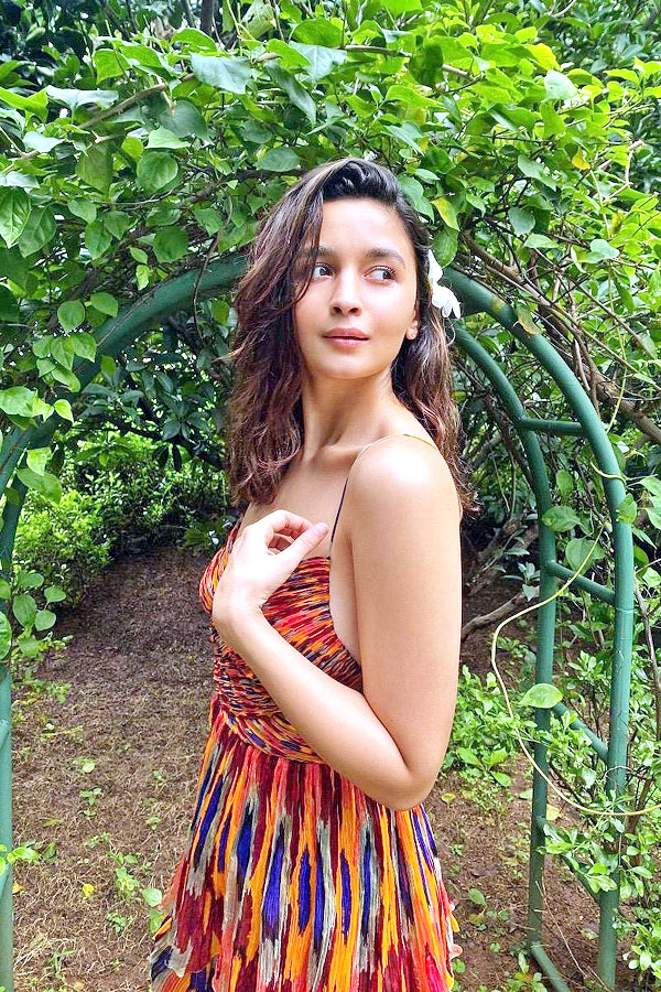 Bollywood Actress Alia Bhatt Photo Gallery - Sakshi16