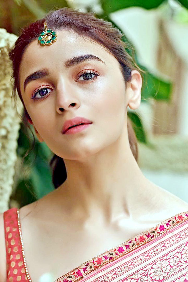 Bollywood Actress Alia Bhatt Photo Gallery - Sakshi4