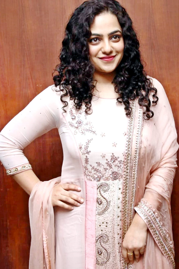 Actress Nithya Menen Photo Gallery - Sakshi18