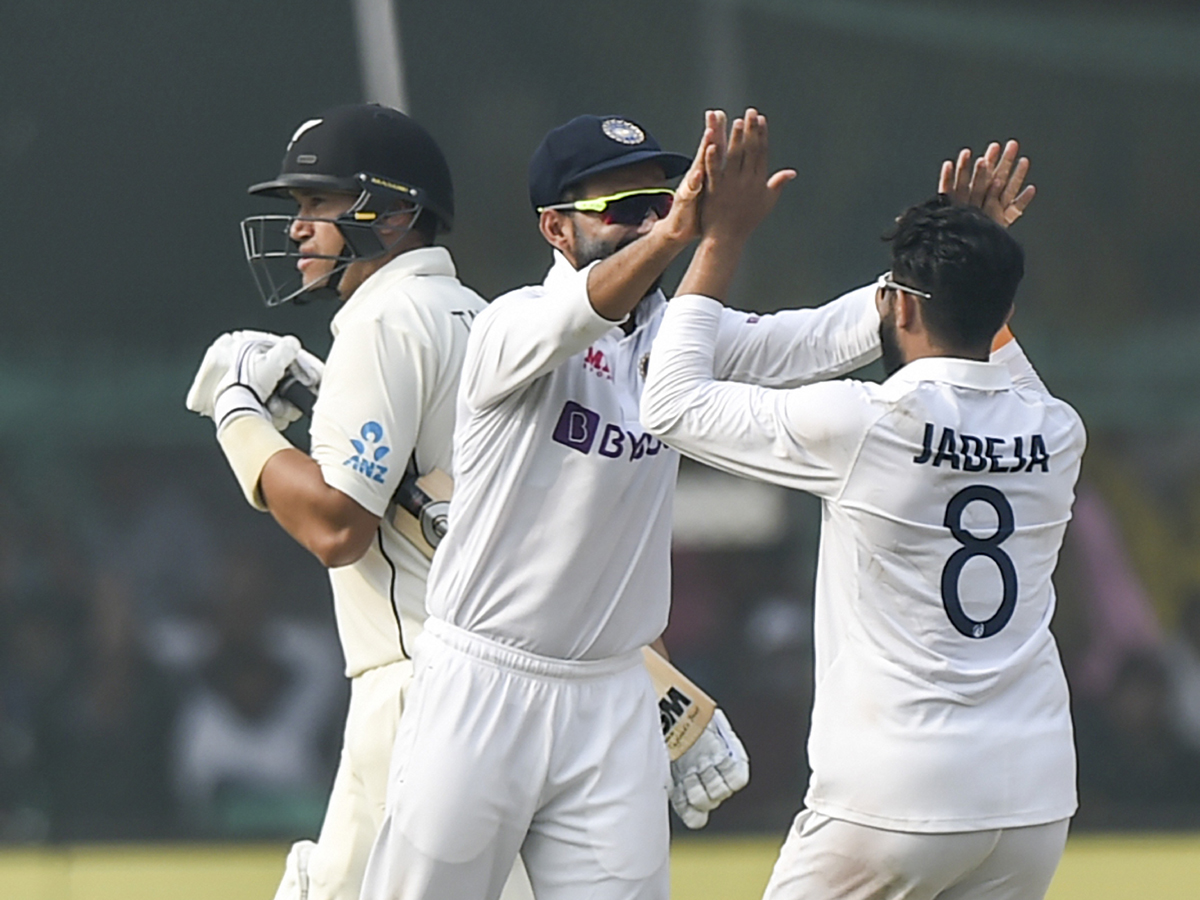 India and New Zealand First Test ends in draw at Kanpur Photo Gallery - Sakshi2