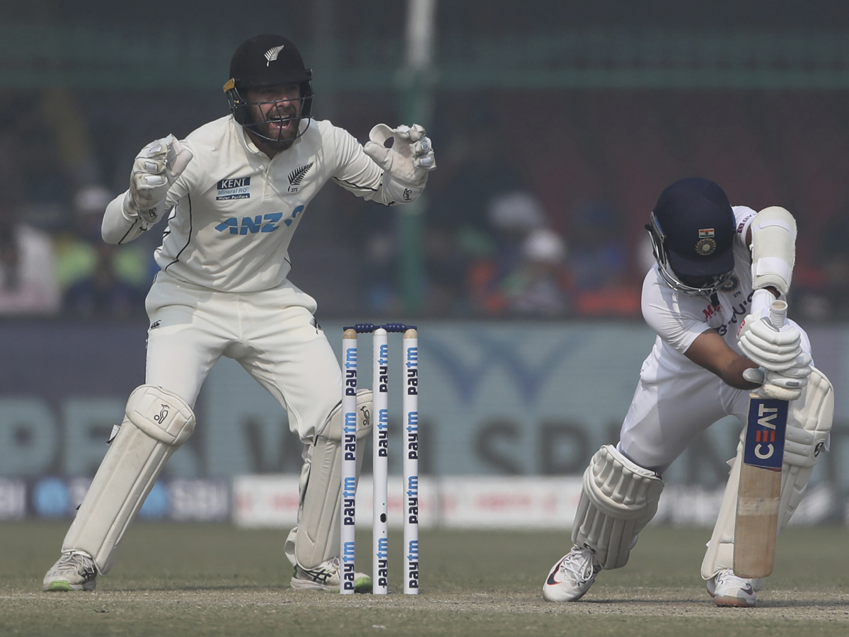 India and New Zealand First Test ends in draw at Kanpur Photo Gallery - Sakshi16