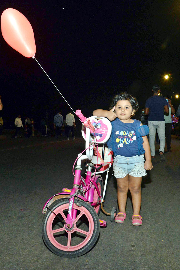 Sunday Funday at Tank Bund And Charminar Photo Gallery - Sakshi27