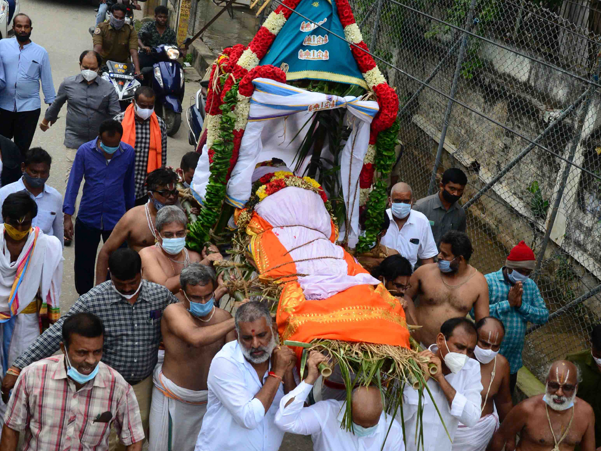 Dollar Seshadri Funeral Photo Gallery - Sakshi10