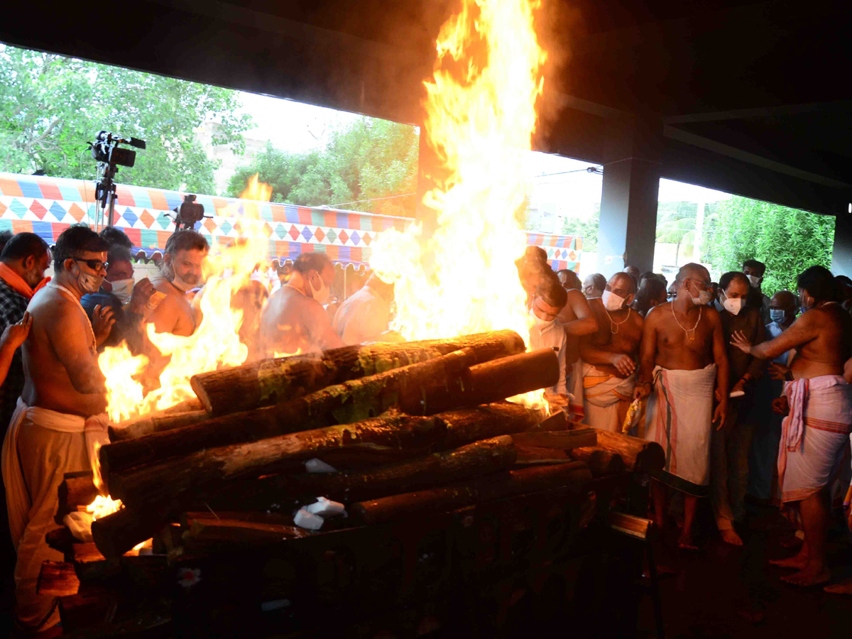 Dollar Seshadri Funeral Photo Gallery - Sakshi2