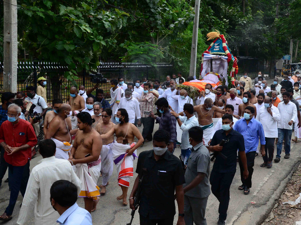 Dollar Seshadri Funeral Photo Gallery - Sakshi9