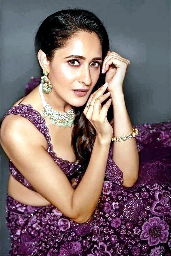 Pragya Jaiswal‌ Latest HD Photo Gallery - Sakshi5