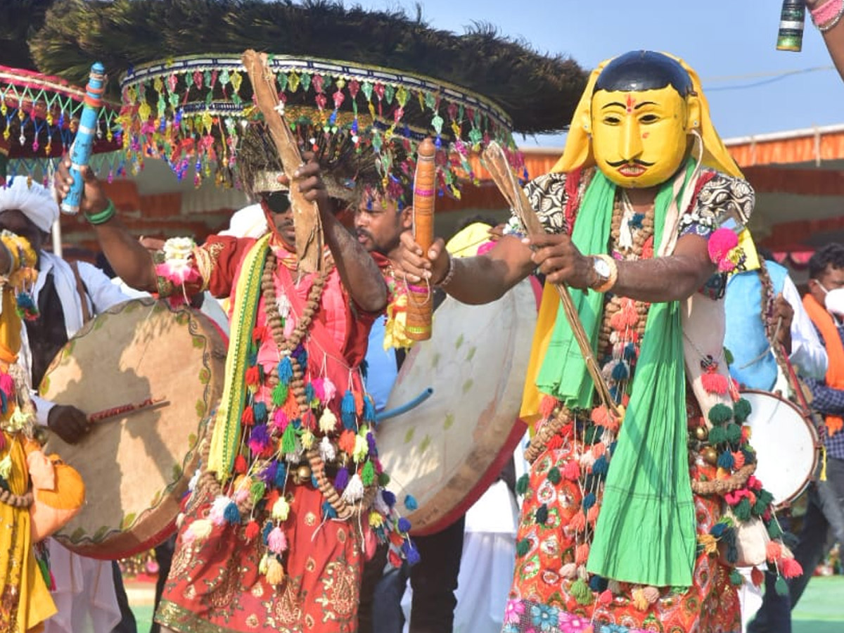 Adivasi Dandari Festival Celebrations In Adilabad Photo Gallery - Sakshi5