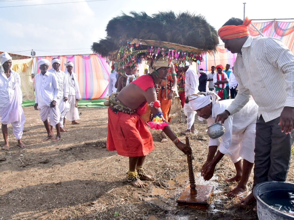 Adivasi Dandari Festival Celebrations In Adilabad Photo Gallery - Sakshi9