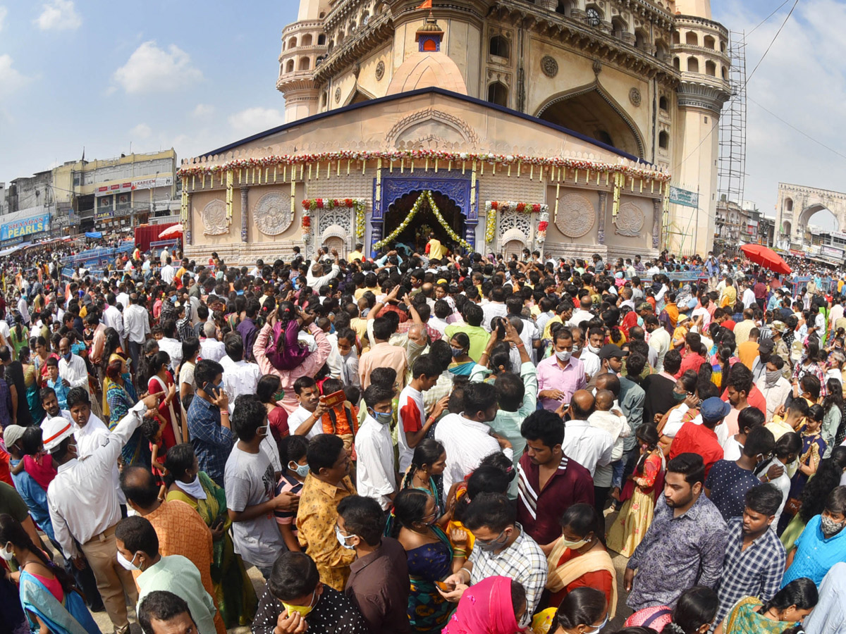 Devotees Rush To Bhagyalakshmi Temple Photo Gallery - Sakshi1