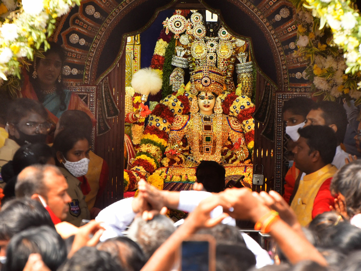 Devotees Rush To Bhagyalakshmi Temple Photo Gallery - Sakshi3