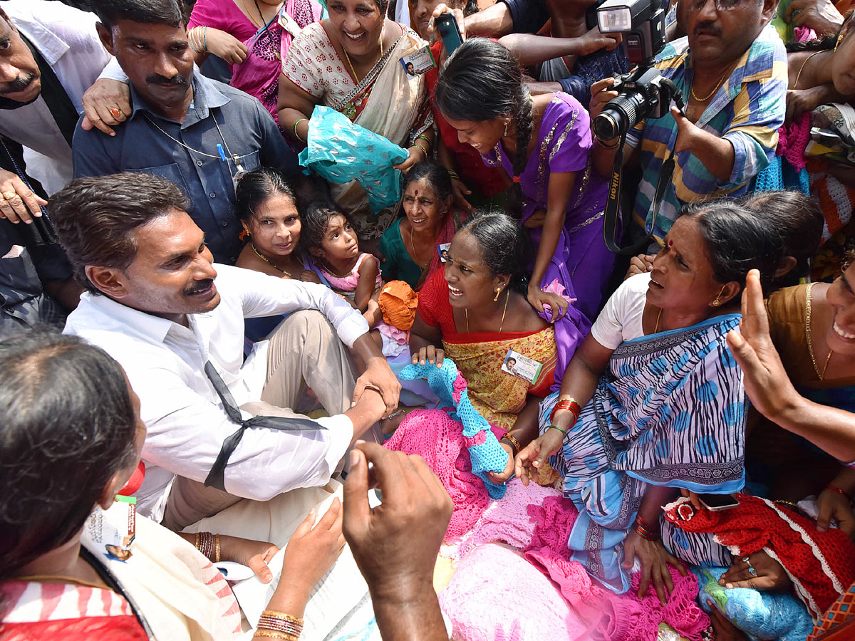 CM YS Jagan Praja Sankalpa Yatra Photos - Sakshi1