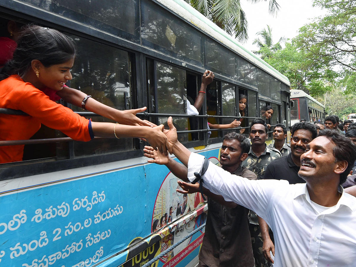 CM YS Jagan Praja Sankalpa Yatra Photos - Sakshi10