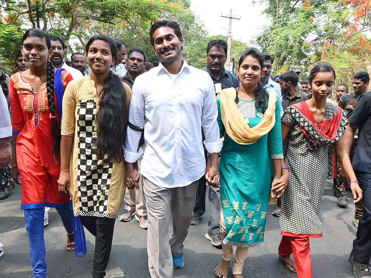 CM YS Jagan Praja Sankalpa Yatra Photos - Sakshi14