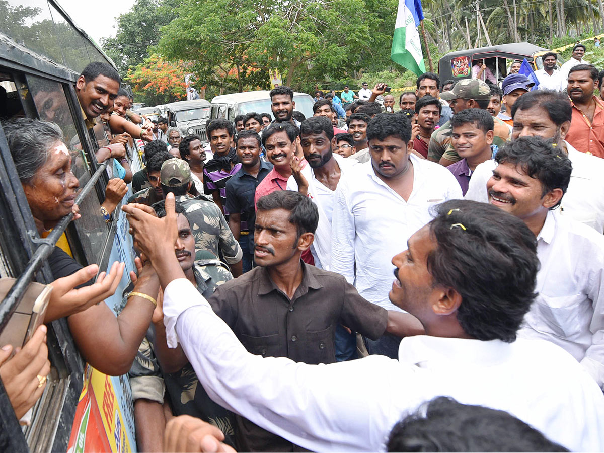 CM YS Jagan Praja Sankalpa Yatra Photos - Sakshi18