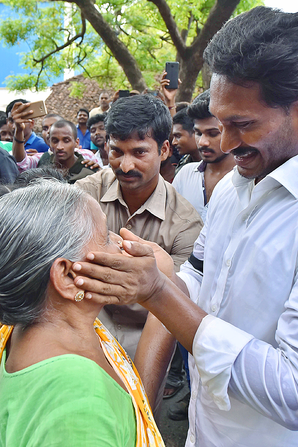 CM YS Jagan Praja Sankalpa Yatra Photos - Sakshi30