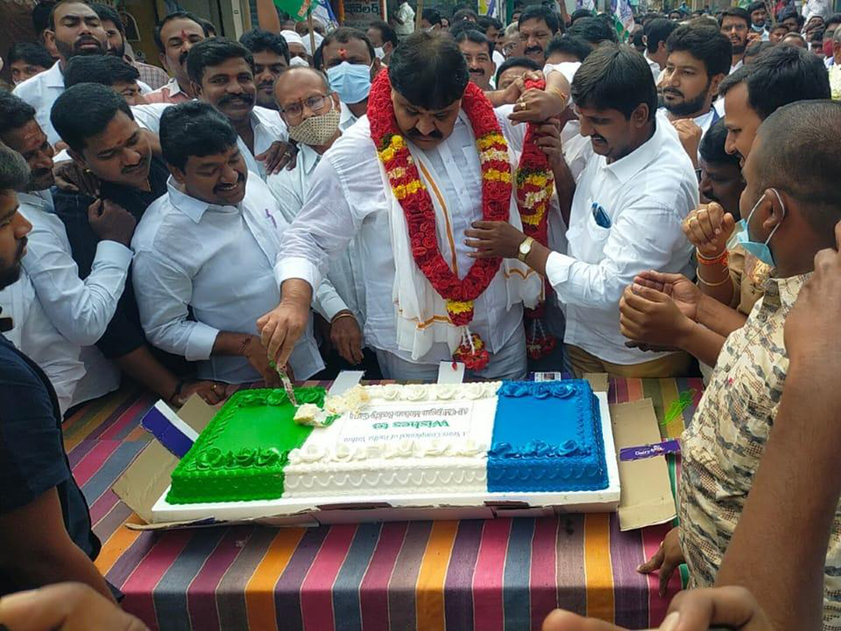 CM YS Jagan 4th Year Padayatra Celebrations Photo Gallery - Sakshi18