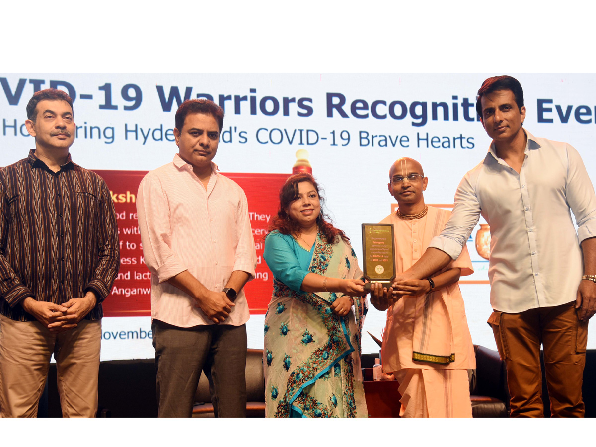 Minister KTR at TSIG Covid 19 Warriors Event at HICC Hyderabad Photo Gallery - Sakshi9