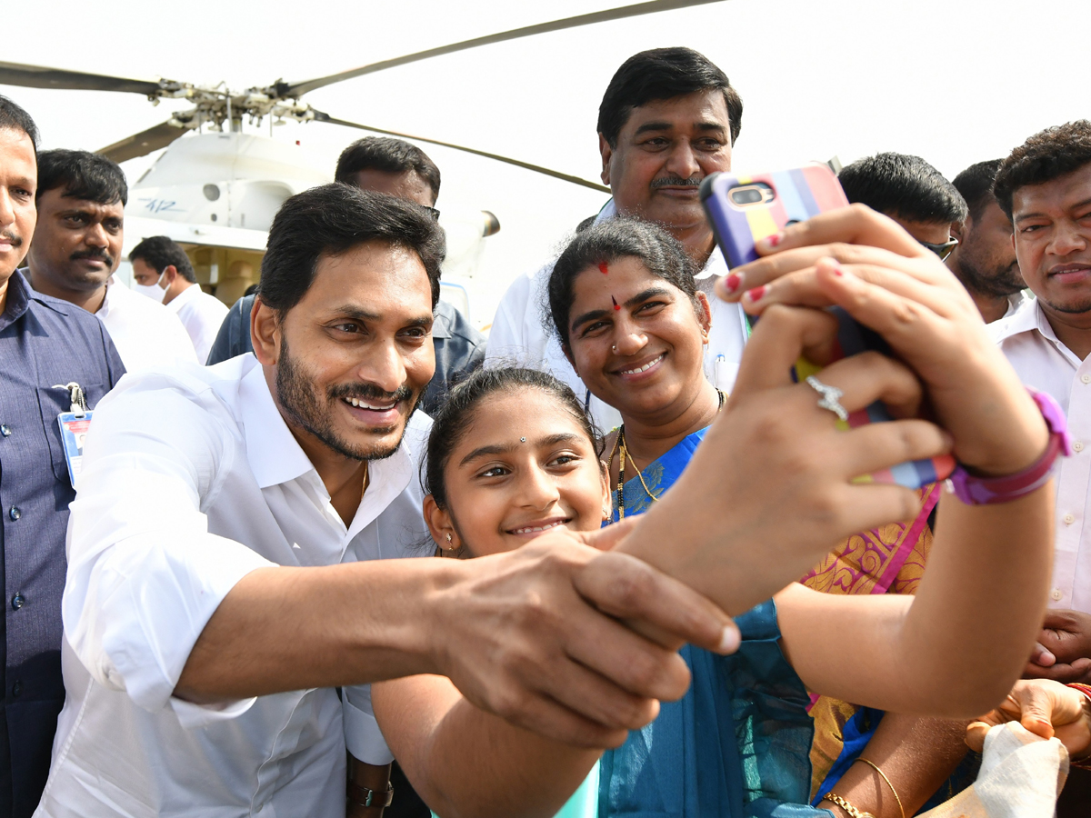 CM YS Jagan heads to Srikakulam as part of Odisha tour Photo Gallery - Sakshi10