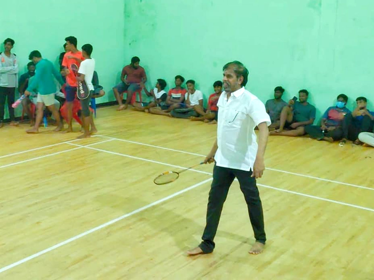 MLA RK Roja Playing Badminton With Her Husband Photo Gallery - Sakshi10