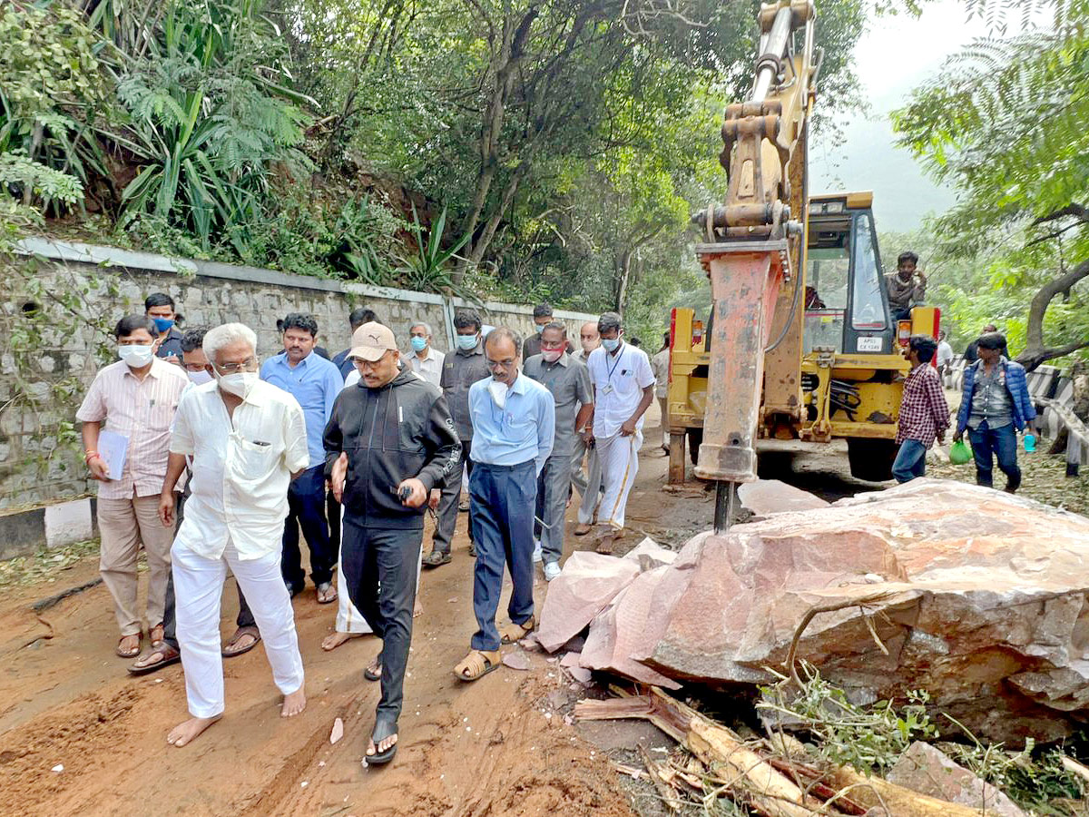 Landslides Broken in Thirumala Photo Gallery - Sakshi12