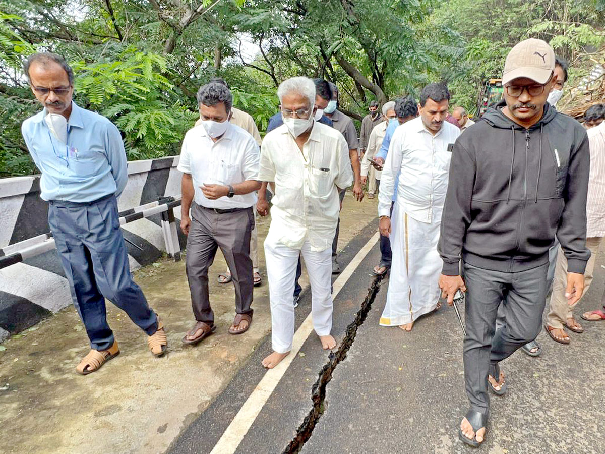 Landslides Broken in Thirumala Photo Gallery - Sakshi14