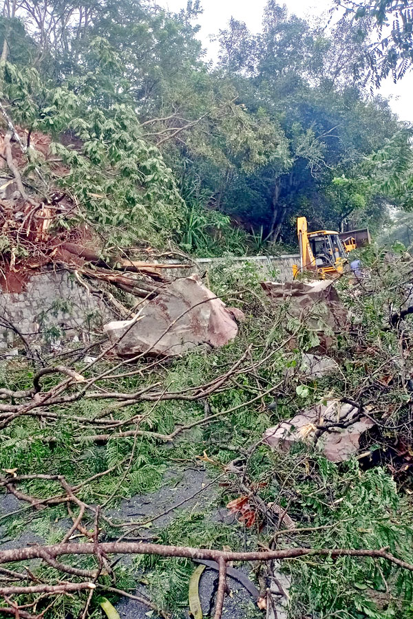 Landslides Broken in Thirumala Photo Gallery - Sakshi18