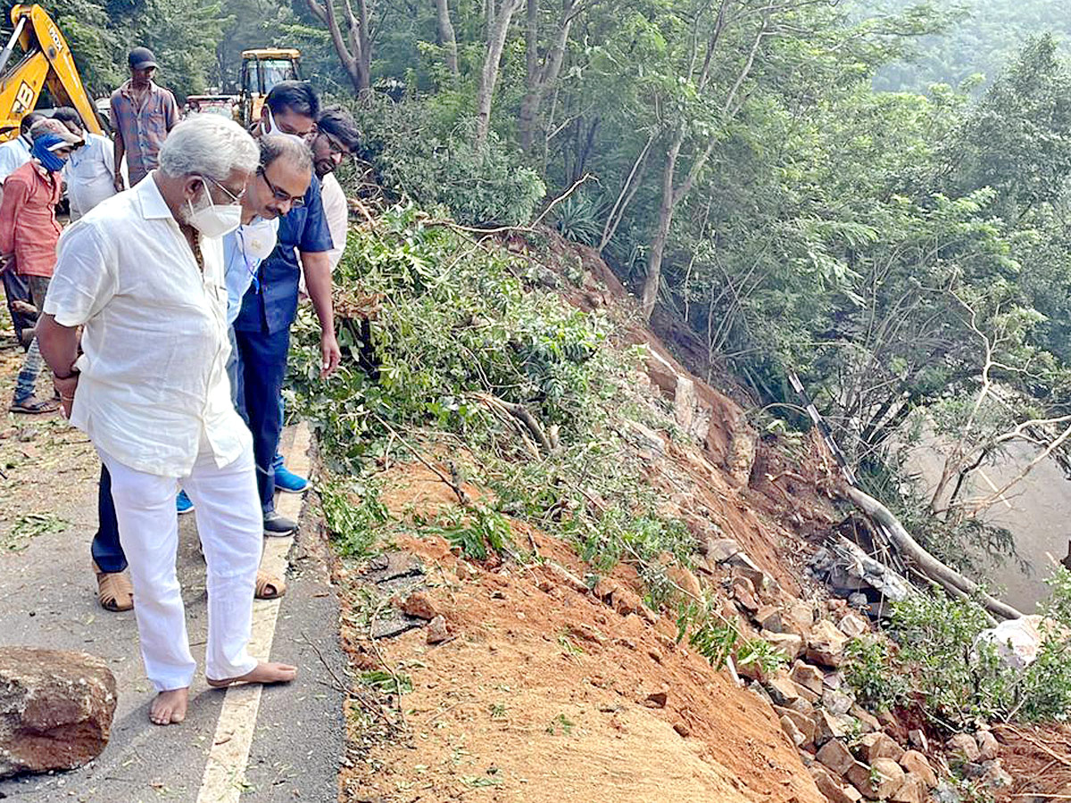 Landslides Broken in Thirumala Photo Gallery - Sakshi8