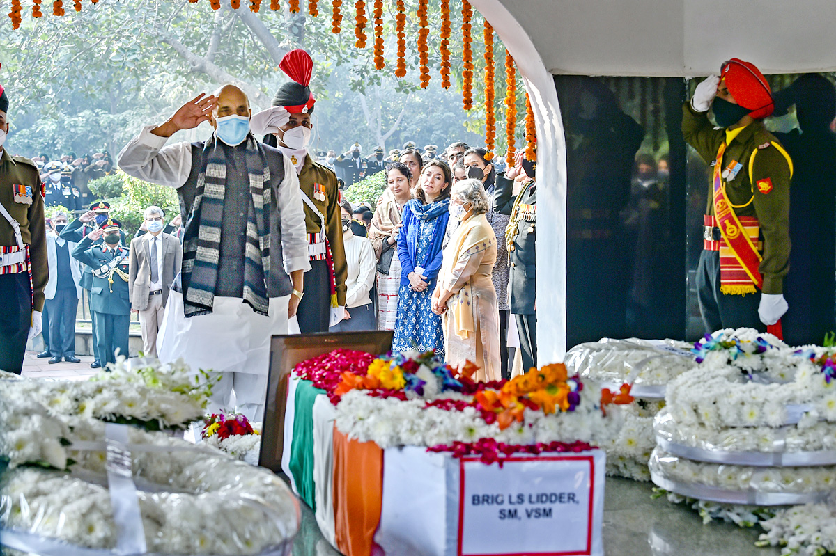 Brigadier Lidder Cremated With Full Military Honours - Sakshi13