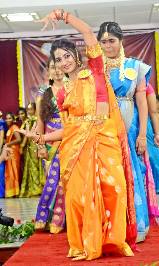 Maris Stella College Girls Ramp Walk In Vijayawada - Sakshi15