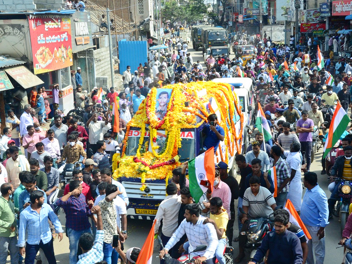 Soldier Saiteja Funeral Photo Gallery - Sakshi4