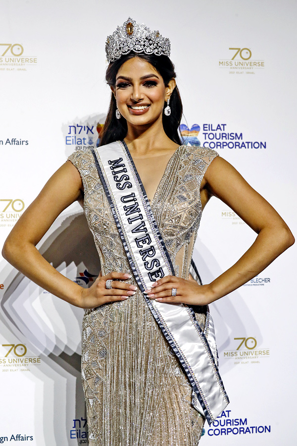 Miss Universe 2021 is Indias Harnaaz Sandhu - Sakshi44