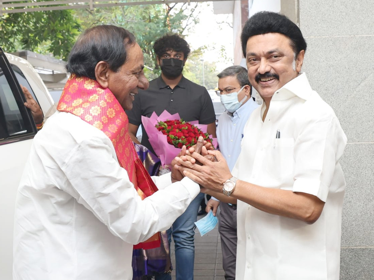 Telangana CM KCR meets Tamil Nadu CM MK Stalin in Chennai PHoto Gallery - Sakshi1