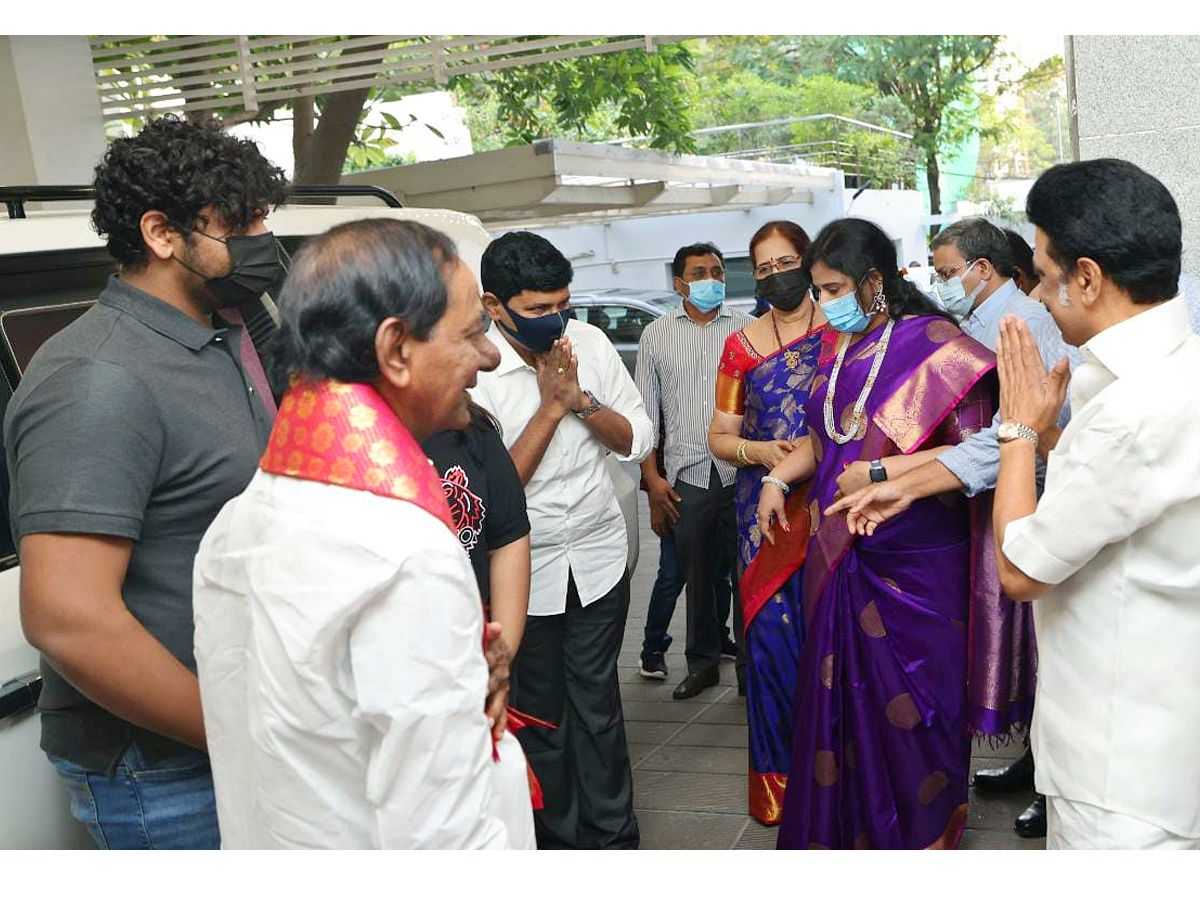 Telangana CM KCR meets Tamil Nadu CM MK Stalin in Chennai PHoto Gallery - Sakshi6