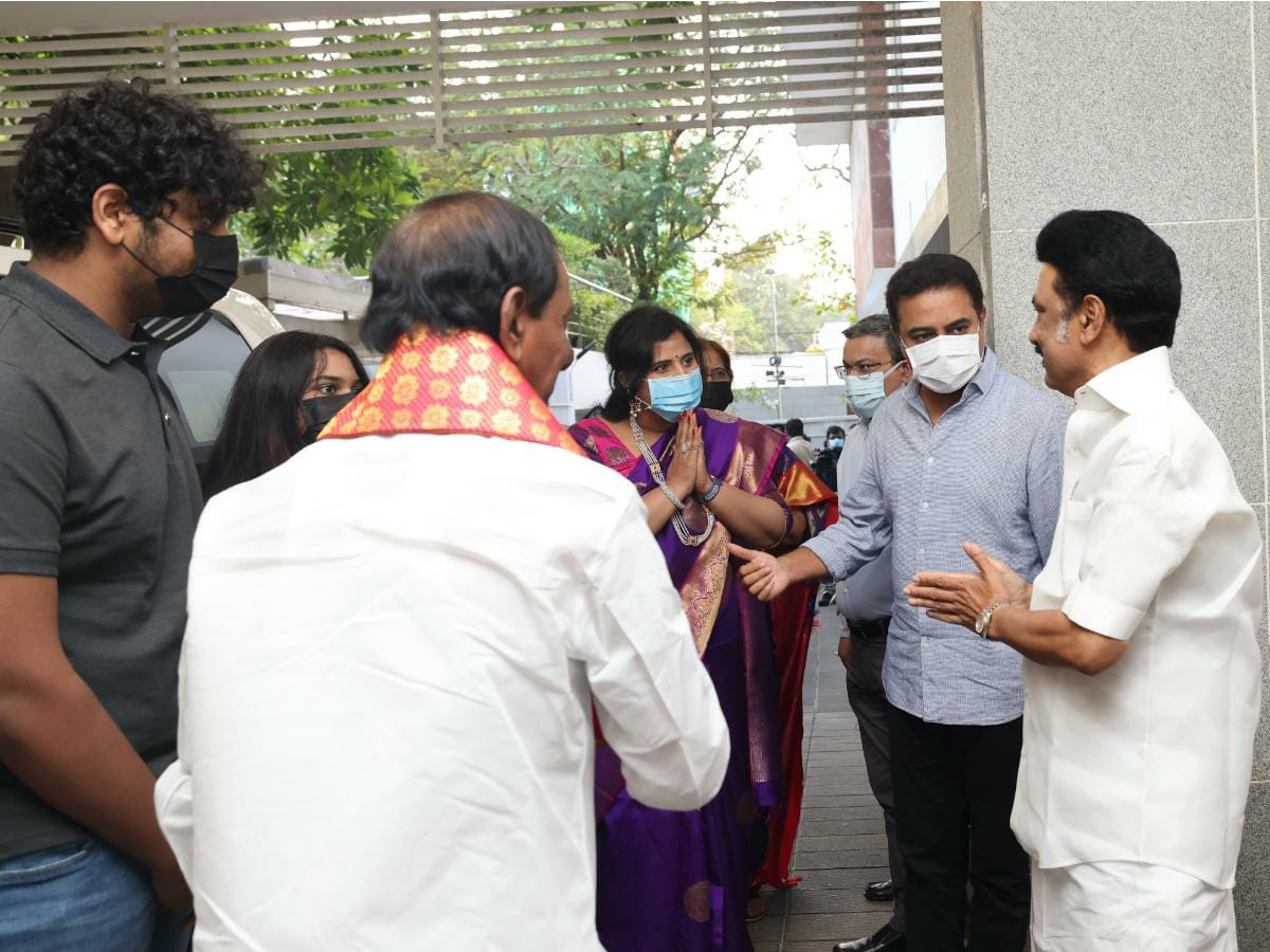 Telangana CM KCR meets Tamil Nadu CM MK Stalin in Chennai PHoto Gallery - Sakshi8