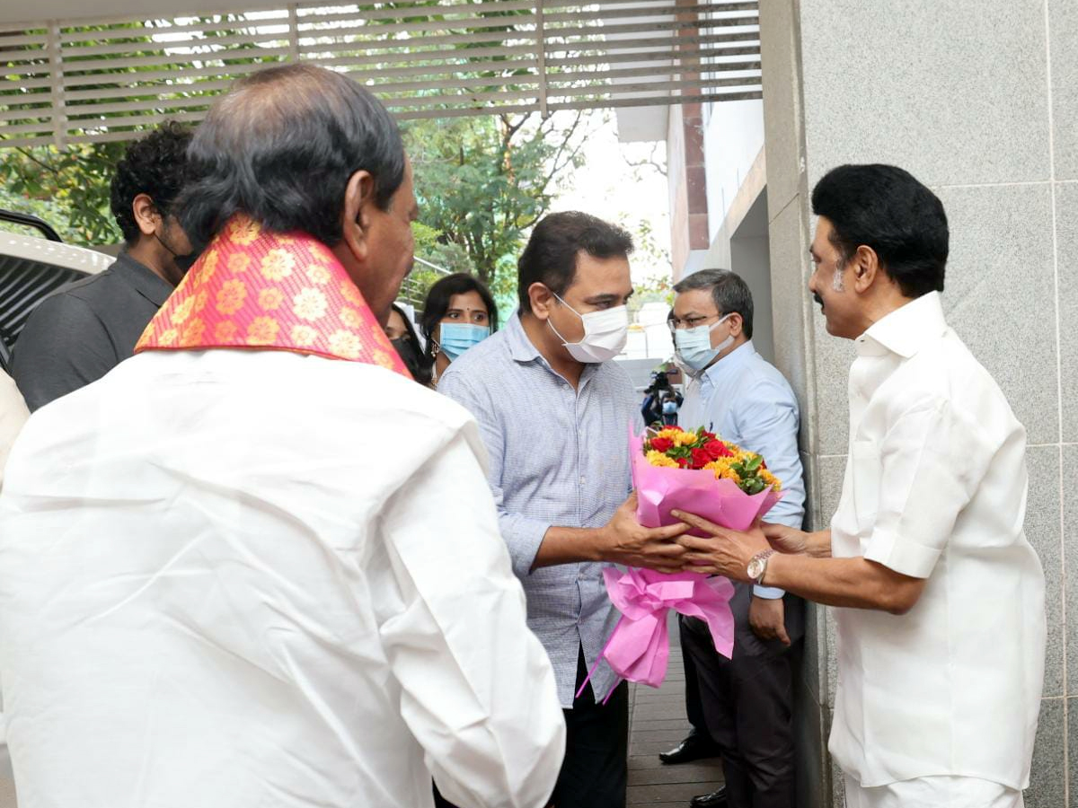 Telangana CM KCR meets Tamil Nadu CM MK Stalin in Chennai PHoto Gallery - Sakshi9