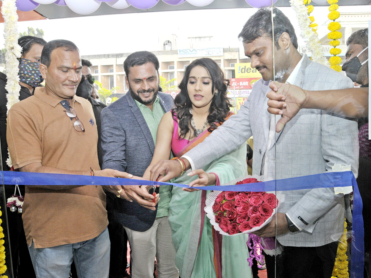 Anchor Rashmi Gautam At Nizamabad Photo Gallery - Sakshi3