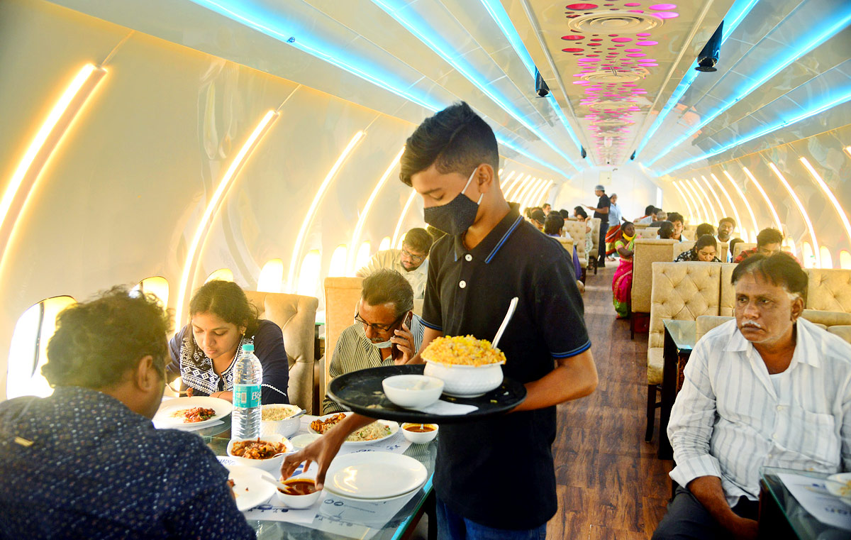 Special Dinner Flight At Vijayawada Photo Gallery  - Sakshi2