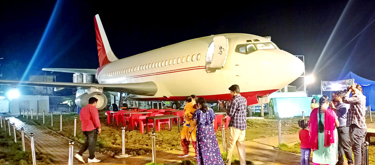 Special Dinner Flight At Vijayawada Photo Gallery  - Sakshi3